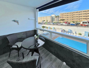 Cosy Pool View Apartment Tinache